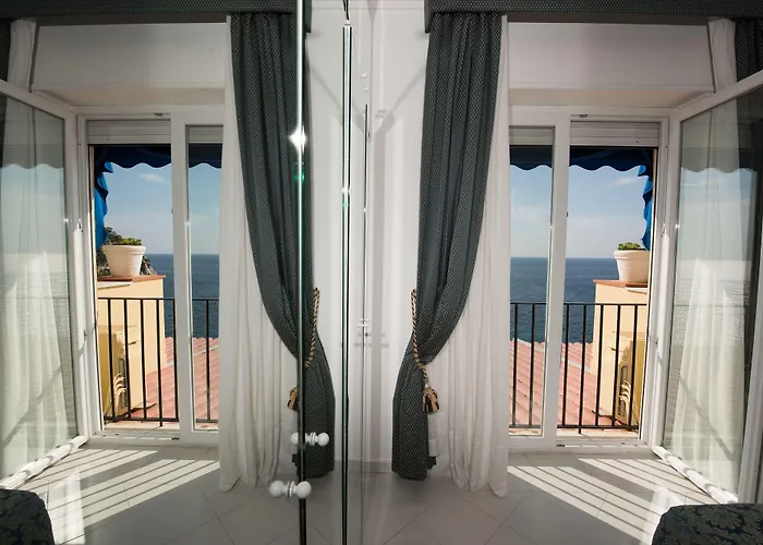 웨버엠베서더스 카프리