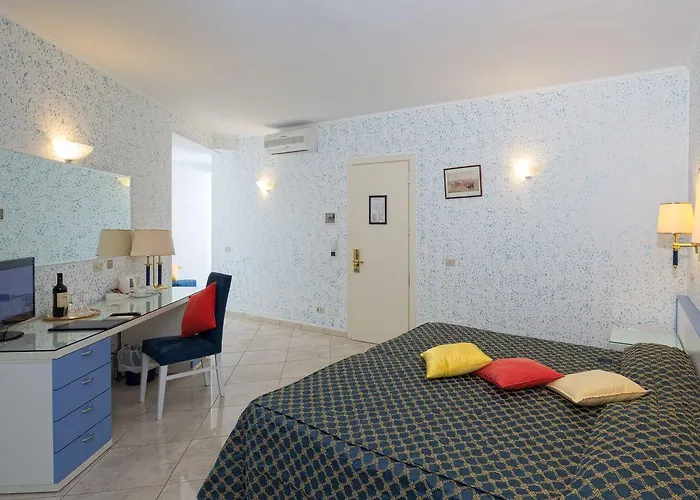 Weber Ambassador Hotel