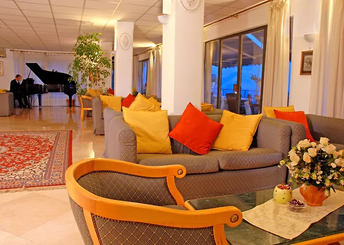 웨버엠베서더스 4* 카프리