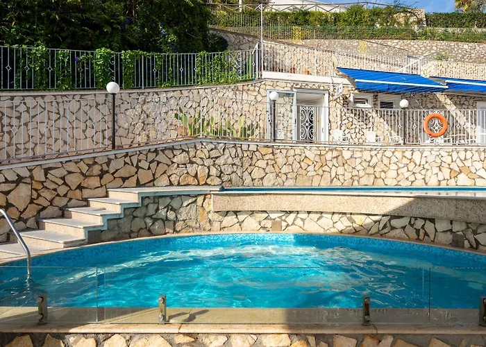 웨버엠베서더스 4* 카프리