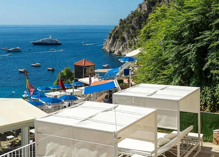 웨버엠베서더스 호텔