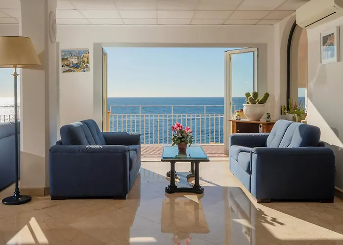 웨버엠베서더스 호텔