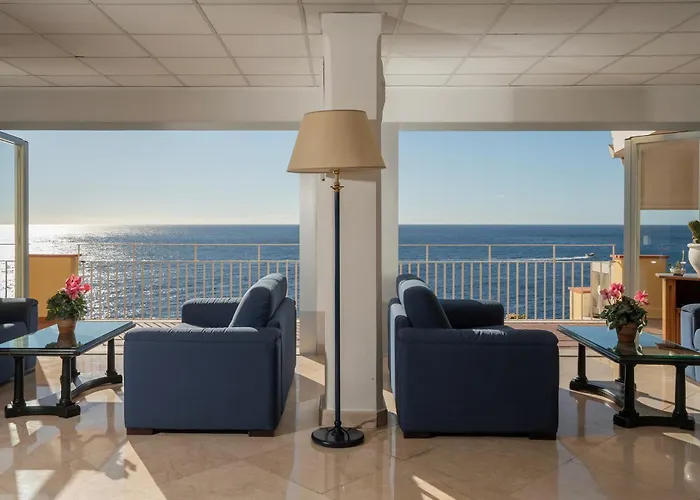 웨버엠베서더스 4* 카프리