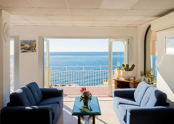 웨버엠베서더스 4* 카프리