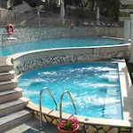 Отель Weber Ambassador