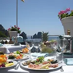 Weber Ambassador Отель