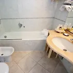 Отель Weber Ambassador