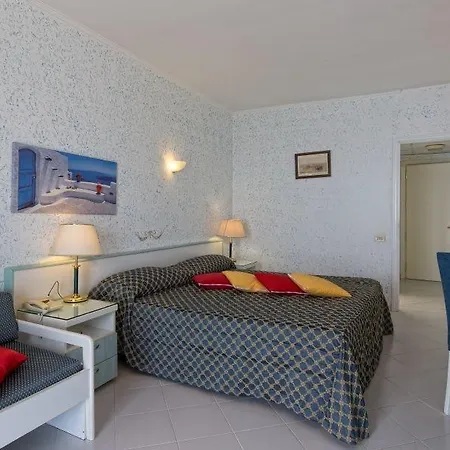 Weber Ambassador Hotel Capri