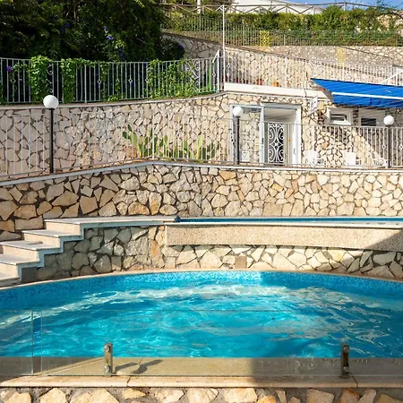 Weber Ambassador 4* Capri