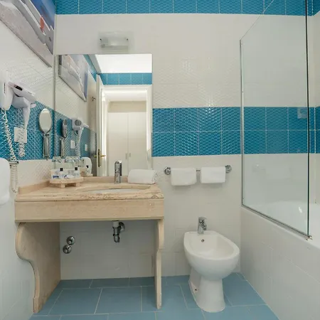 Отель Weber Ambassador