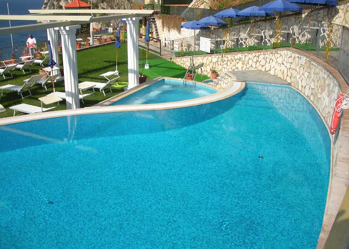 Weber Ambassador Hotell Capri