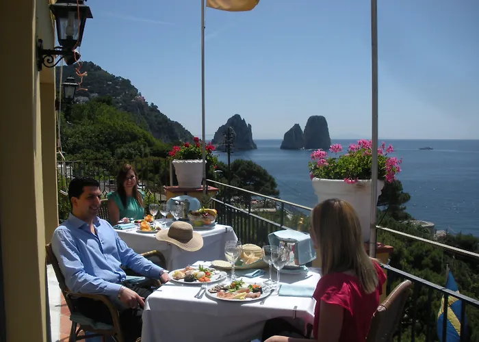 Weber Ambassador Hotel 4*