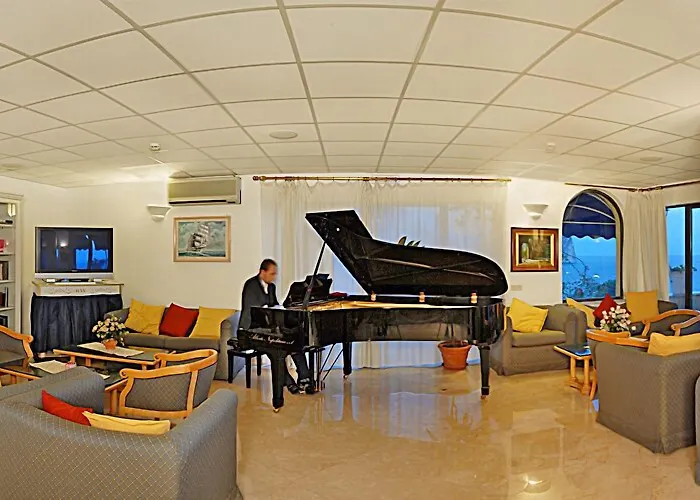 Weber Ambassador Hotel Capri