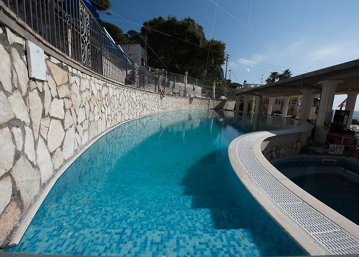 Weber Ambassador 4* Capri