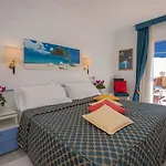 Weber Ambassador Hotel