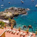 Weber Ambassador Hotel 4*