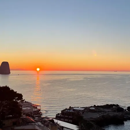 Weber Ambassador Hotel 4*