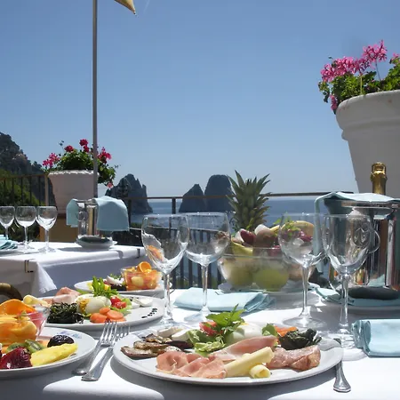 Weber Ambassador Hotel