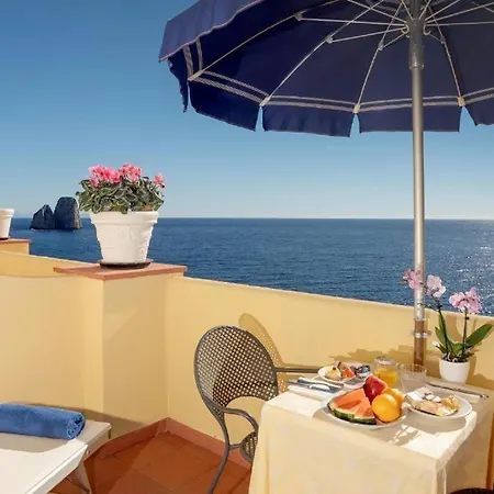 Weber Ambassador Hotel 4*