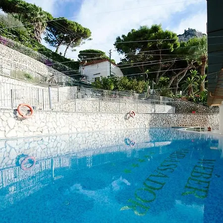 Weber Ambassador 4* Capri